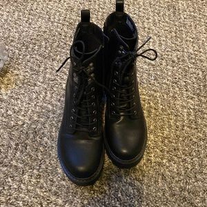 Target combat boots